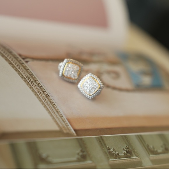 Vintage Two-Tone Square Pierced clip ons Earrings - Picture 4 of 4